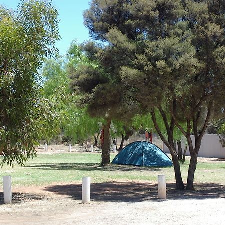 Acclaim Gateway Caravan Park Dundas Buitenkant foto