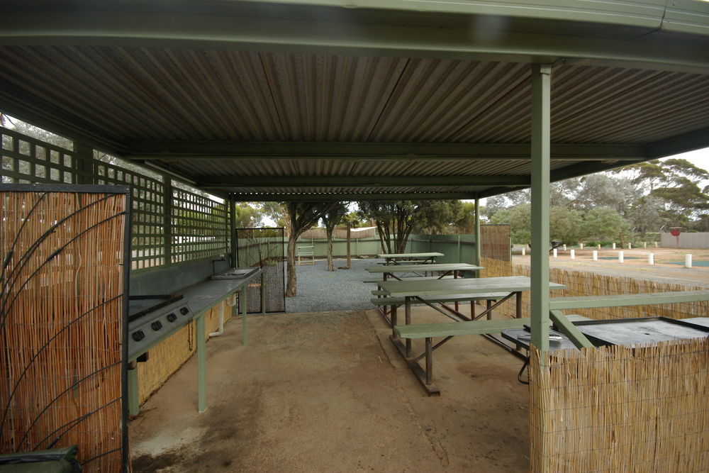 Acclaim Gateway Caravan Park Dundas Buitenkant foto