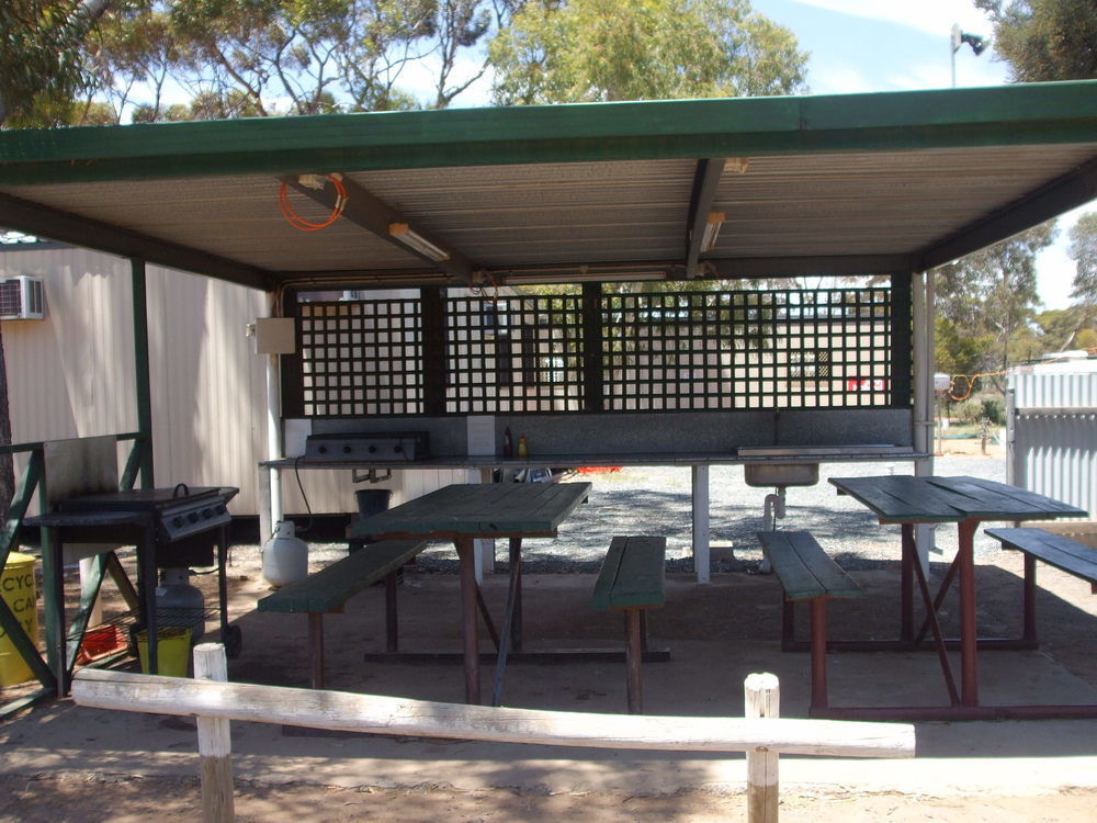 Acclaim Gateway Caravan Park Dundas Buitenkant foto