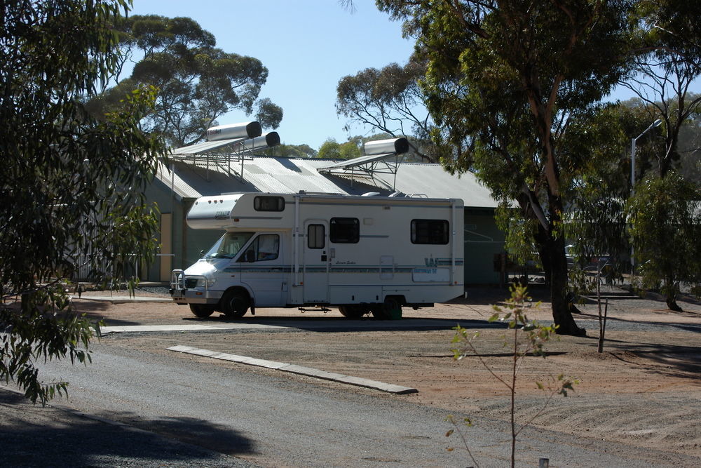 Acclaim Gateway Caravan Park Dundas Buitenkant foto