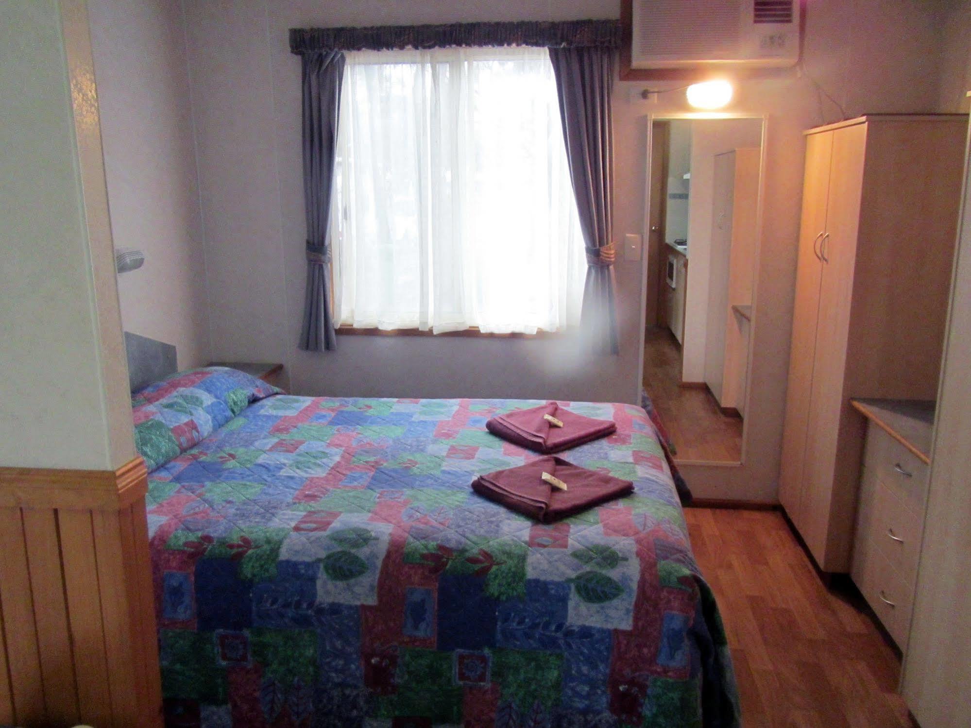 Acclaim Gateway Caravan Park Dundas Buitenkant foto