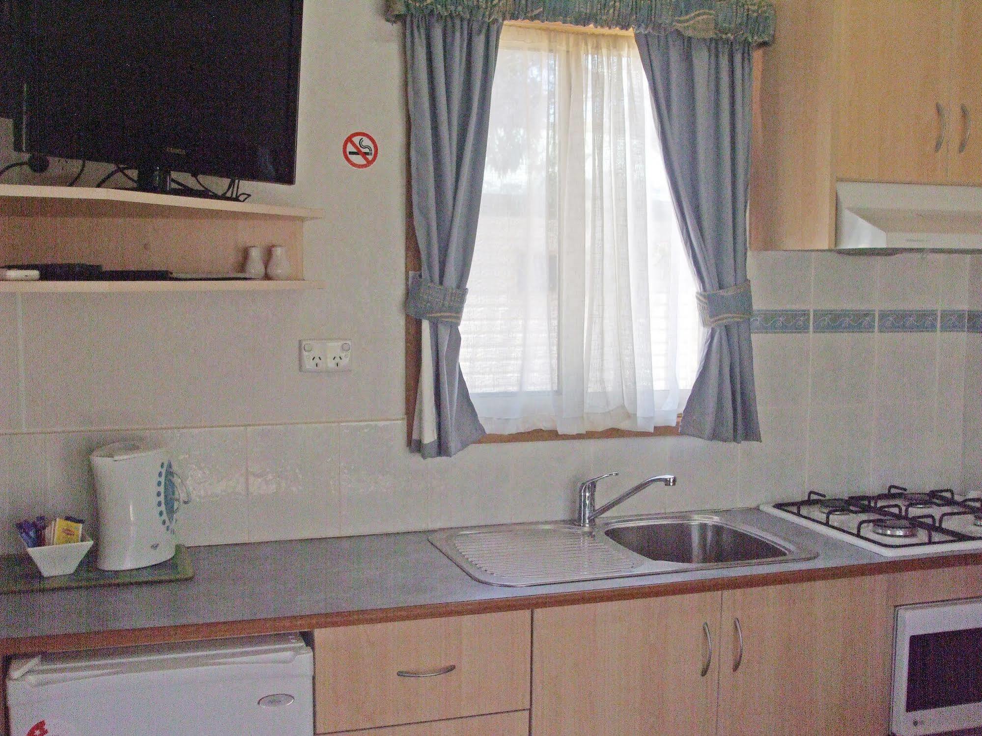 Acclaim Gateway Caravan Park Dundas Buitenkant foto